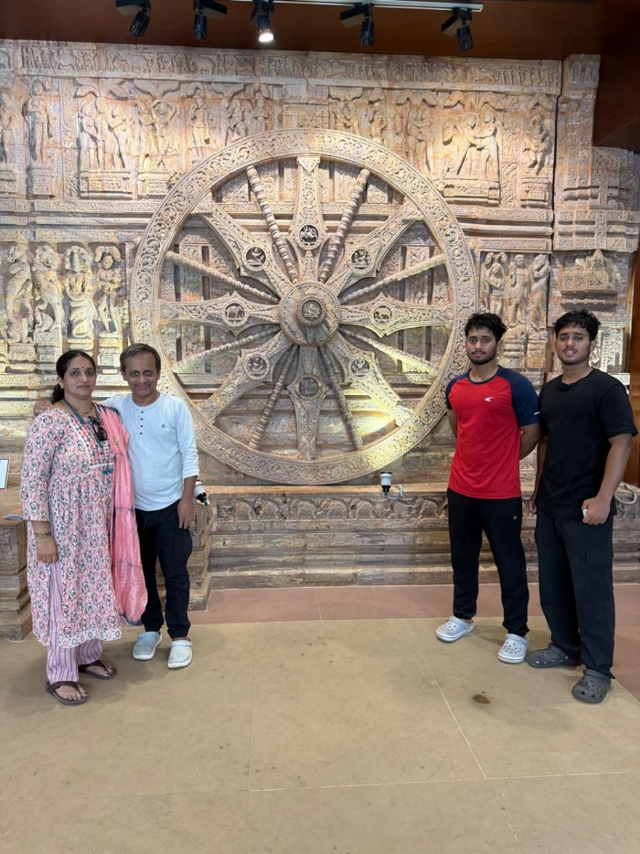 Dr Lokesh Bhubhaneshvar